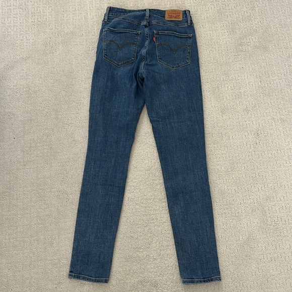 Levi’s Skinny Jeans - Picture 5 of 6